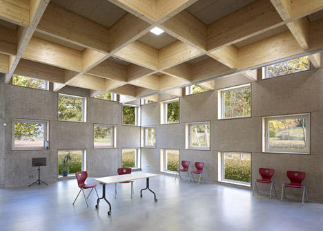 Salmtal Secondary School Canteen by SpreierTrenner Architekten Salmtal Secondary School Canteen by SpreierTrenner Architekten