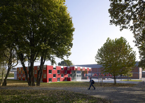 Salmtal Secondary School Canteen by SpreierTrenner Architekten Salmtal Secondary School Canteen by SpreierTrenner Architekten