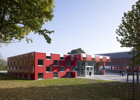 Salmtal Secondary School Canteen by SpreierTrenner Architekten Salmtal Secondary School Canteen by SpreierTrenner Architekten