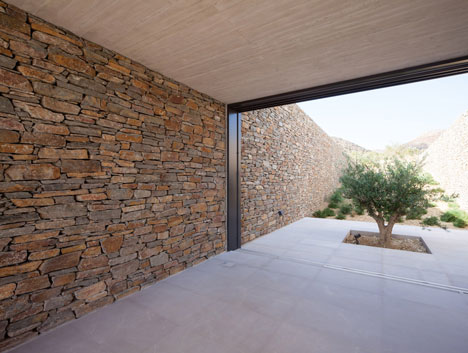 VNC House in Milos by decaArchitecture