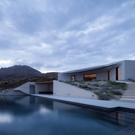 VNC House in Milos by decaArchitecture
