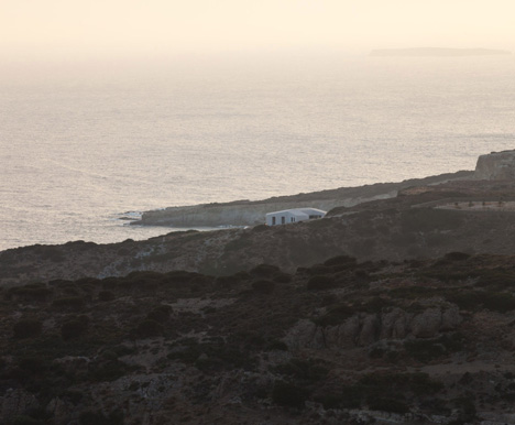 VNC House in Milos by decaArchitecture