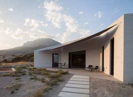 VNC House in Milos by decaArchitecture