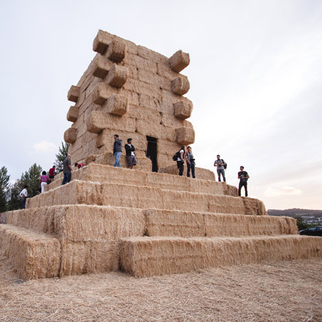 Agricultural Mountain by Grupo IUT