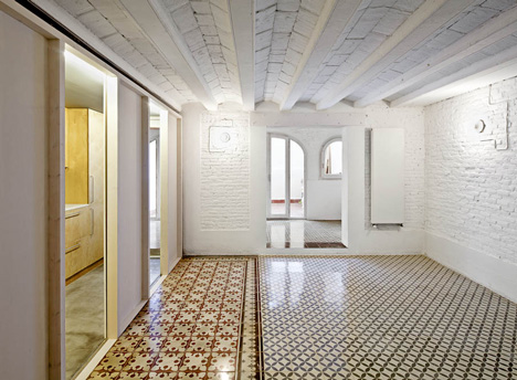 Apartment refurbishment in Gràcia by Vora Arquitectura Apartment refurbishment in Gràcia by Vora Arquitectura