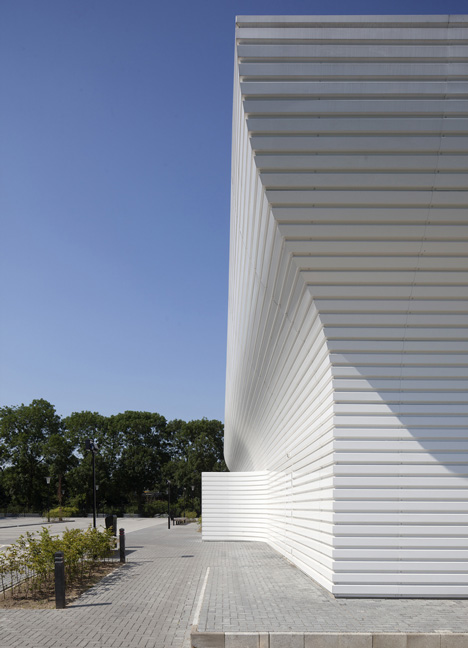 Gym Hall Nieuw Welgelegen by NL Architects