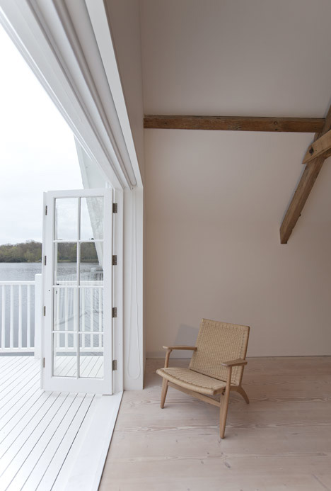 The Boathouse by Alex Cochrane Architects The Boathouse by Alex Cochrane Architects