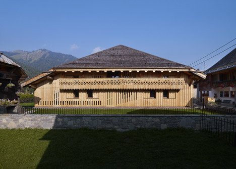 Villa Solaire by JKA and FUGA