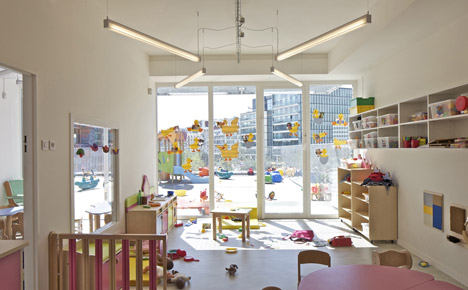 Giraffe Childcare Centre by Hondelatte Laporte Architectes Giraffe Childcare Centre by Hondelatte Laporte Architectes