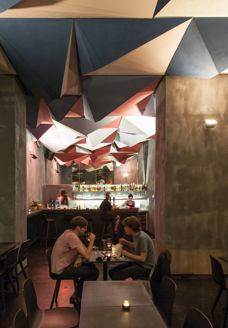 If Dogs Run Free by Tzou Lubroth Architekten