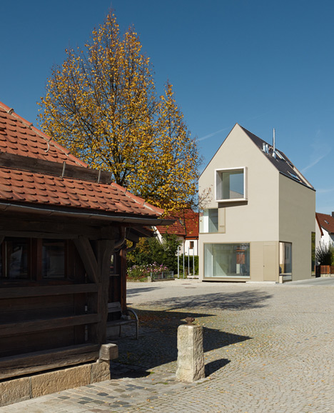 Haus E17 in Metzingen by (se)arch Architekten