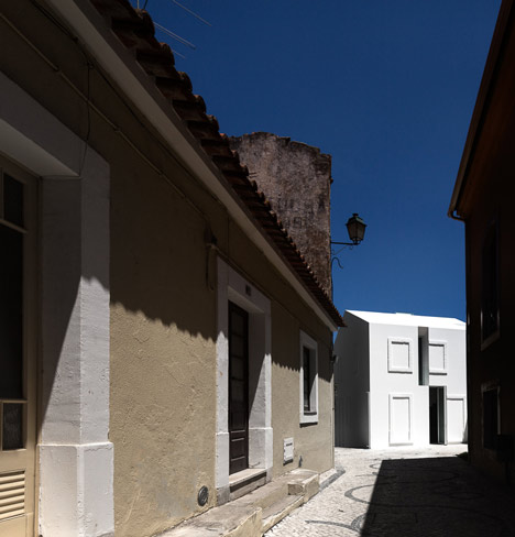 House in Alcobaca by Aires Mateus House in Alcobaca by Aires Mateus