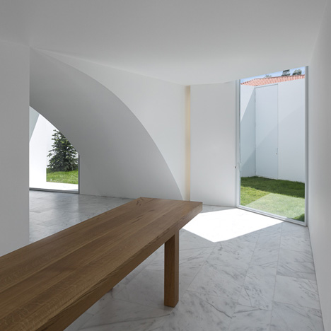 House in Alcobaca by Aires Mateus House in Alcobaca by Aires Mateus