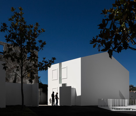 House in Alcobaca by Aires Mateus House in Alcobaca by Aires Mateus