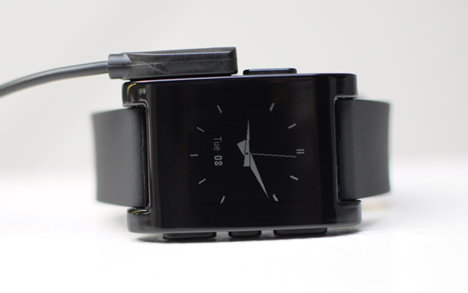 Kickstarter record-breaking Pebble goes into production