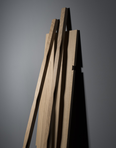 L'étagère-en-bois by Lucien Gumy L'étagère-en-bois by Lucien Gumy