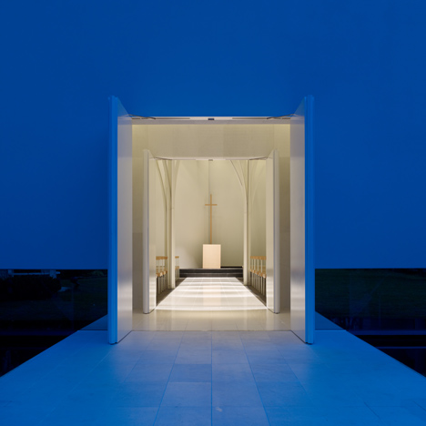 Forest Chapel by Hironaka Ogawa and Associates Forest Chapel by Hironaka Ogawa and Associates