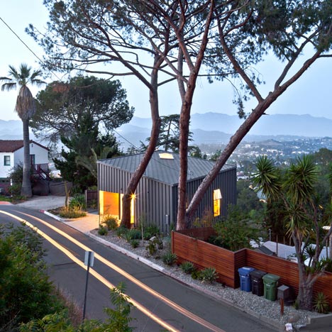 BIG small House by Anonymous Architects