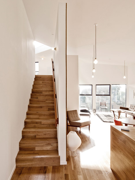 BIG small House by Anonymous Architects
