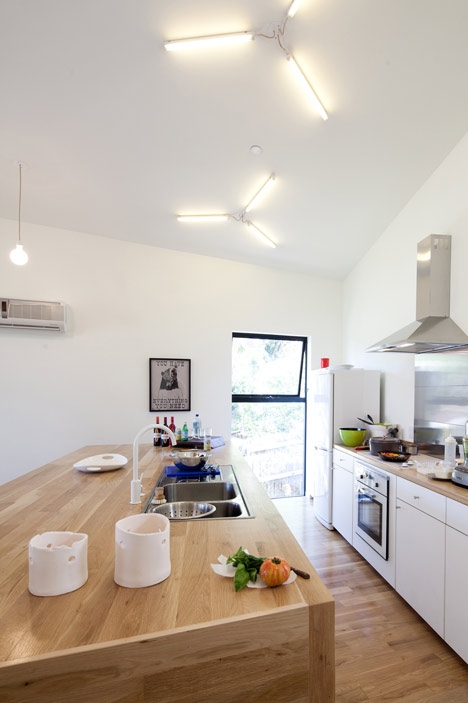 BIG small House by Anonymous Architects