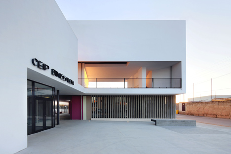 Binissalem School Complex by RipollTizon Binissalem School Complex by RipollTizon