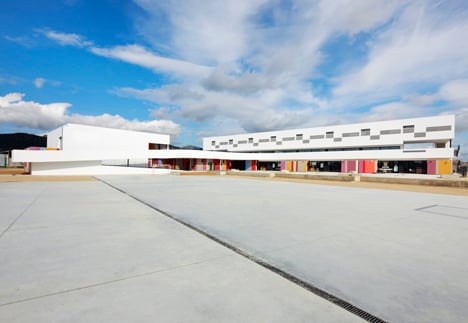 Binissalem School Complex by RipollTizon Binissalem School Complex by RipollTizon