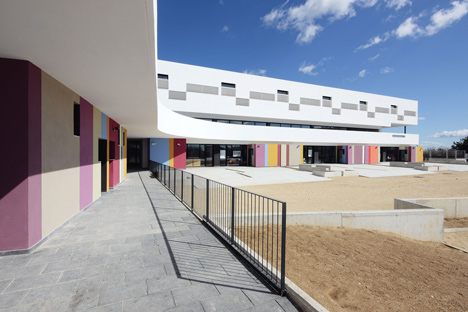 Binissalem School Complex by RipollTizon Binissalem School Complex by RipollTizon