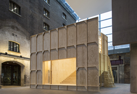 Black Maria by Richard Wentworth and GRUPPE Black Maria by Richard Wentworth and GRUPPE