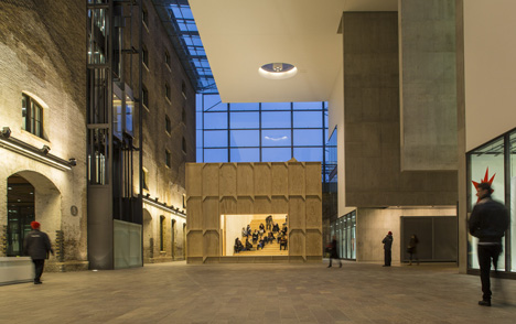 Black Maria by Richard Wentworth and GRUPPE Black Maria by Richard Wentworth and GRUPPE