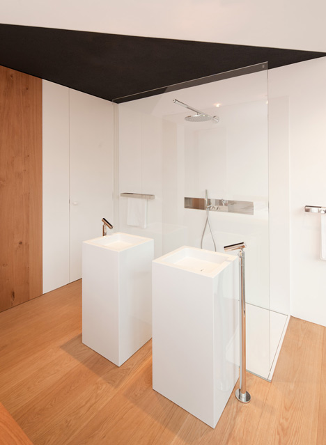 Black on White by Fabi Architekten Black on White by Fabi Architekten