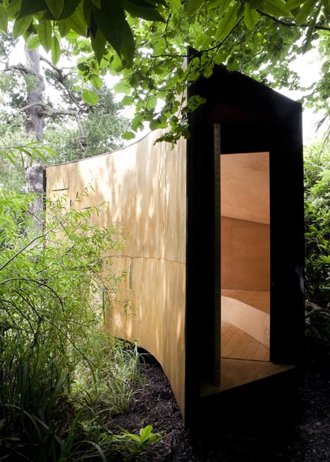 Forest Pond House by TDO