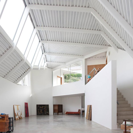 House and Atelier for Lara Rios by F451 Arquitectura