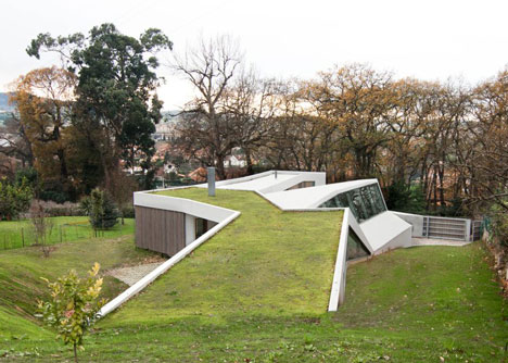 House and Atelier for Lara Rios by F451 Arquitectura