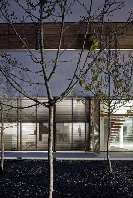 Kfar Shmaryahu House by Pitsou Kedem