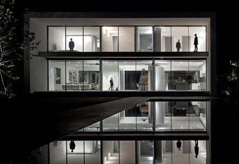 Kfar Shmaryahu House by Pitsou Kedem