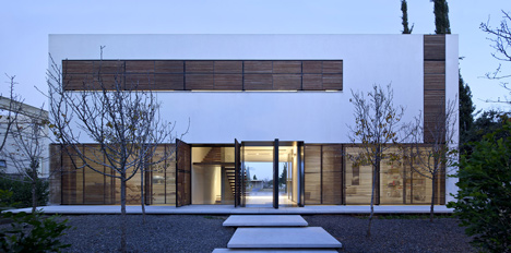 Kfar Shmaryahu House by Pitsou Kedem