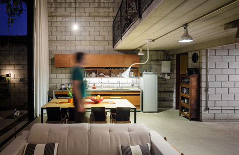 Maracanã House by Terra e Tuma Maracanã House by Terra e Tuma