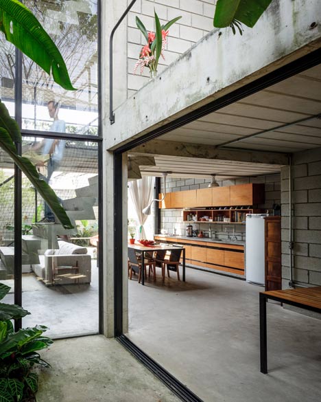 Maracanã House by Terra e Tuma Maracanã House by Terra e Tuma