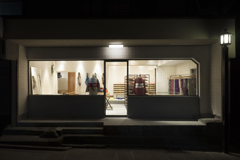 OtsukaGofukuten kimono store by Yusuke Seki OtsukaGofukuten kimono store by Yusuke Seki