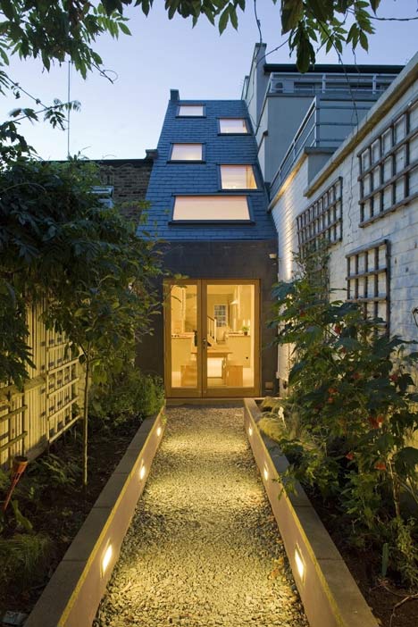 Slim House by Alma-nac Slim House by Alma-nac