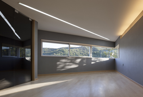 The Curving House by JOHO Architecture
