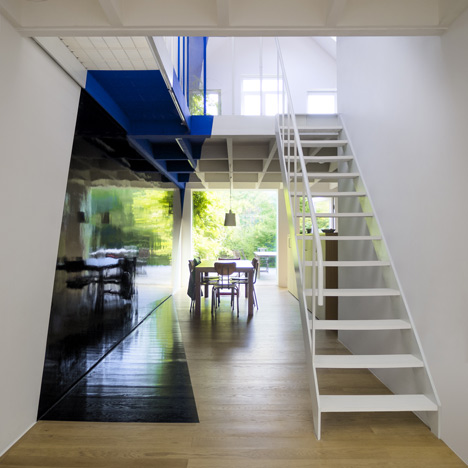 Transforming a laundry building by Alain Hinant