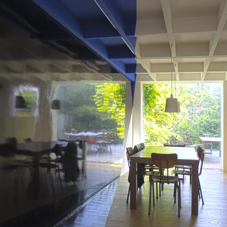 Transforming a laundry building by Alain Hinant Transforming a laundry building by Alain Hinant