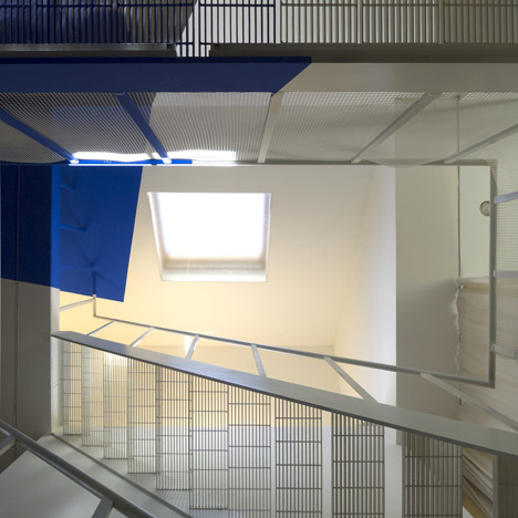 Transforming a laundry building by Alain Hinant Transforming a laundry building by Alain Hinant