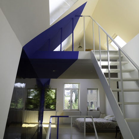 Transforming a laundry building by Alain Hinant Transforming a laundry building by Alain Hinant