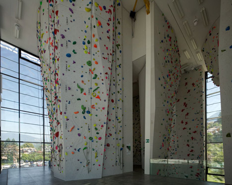 Vertikale Kletterhalle Brixen by Lanz + Mutschlechner and Wolfgang Meraner Vertikale Kletterhalle Brixen by Lanz + Mutschlechner and Wolfgang Meraner