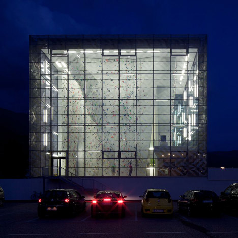 Vertikale Kletterhalle Brixen by Lanz + Mutschlechner and Wolfgang Meraner Vertikale Kletterhalle Brixen by Lanz + Mutschlechner and Wolfgang Meraner