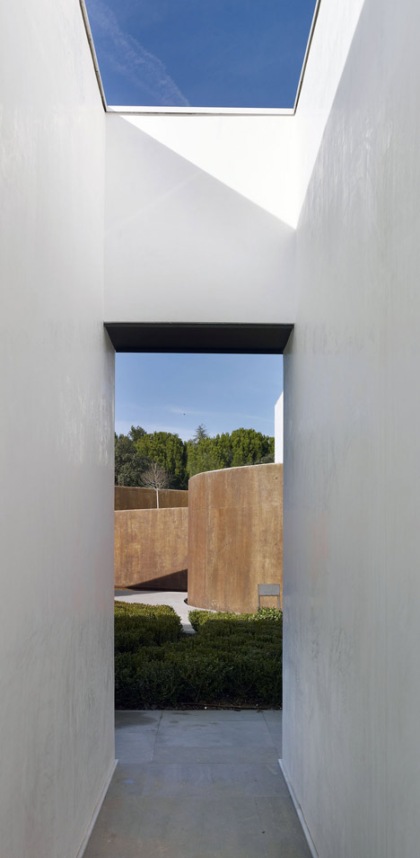 Vivienda en la Moraleja by DAHL&GHG