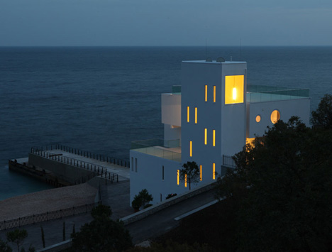Foros Yacht House by Robin Monotti Architects Foros Yacht House by Robin Monotti Architects
