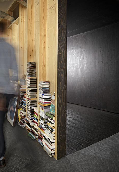 18 Feet and Rising Offices by Studio Octopi